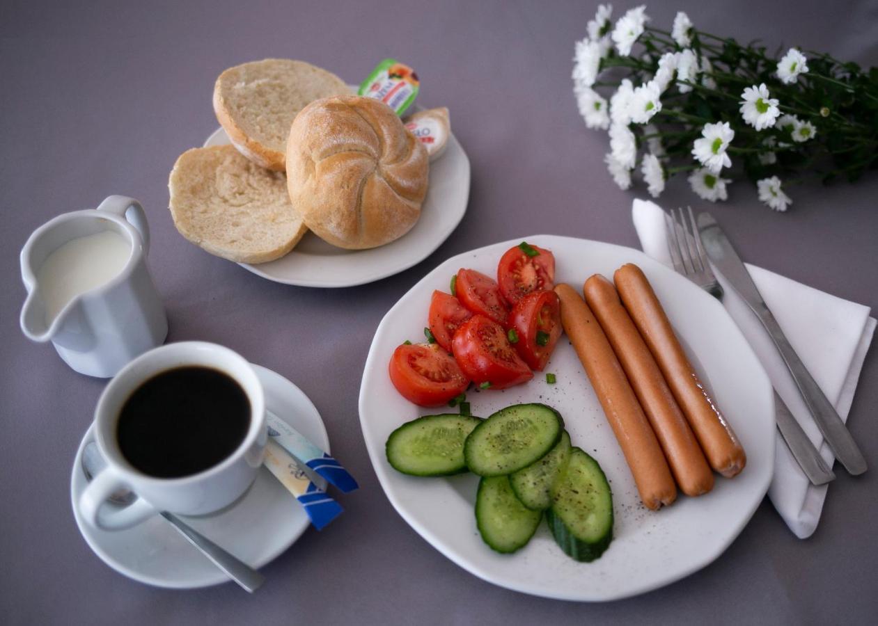 לינה וארוחת בוקר סוסנוביץ' Kamionki מראה חיצוני תמונה